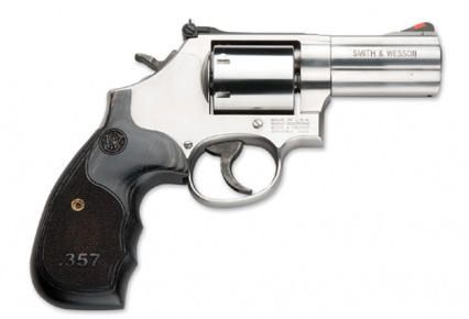 Smith & Wesson Model 686 PLUS - Distinguished Combat Magnum 357 Mag Revolver